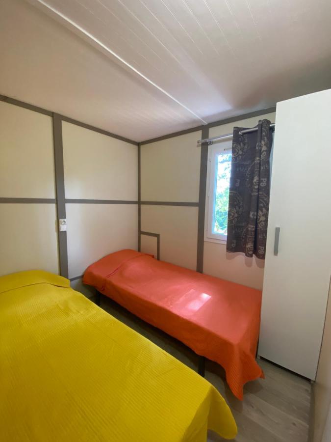 Les Chalets Des Iles Borgo  Exterior photo